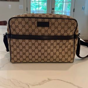 Gucci messenger bag